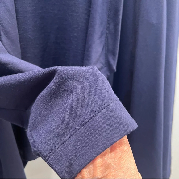 Weekends by Chicos Navy Open Drape Front Long Sleeved Cardigan. Size 3. - Picture 5 of 14